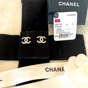 100% Authentic Chanel CC Strass stud earrings from the 2019 collection.